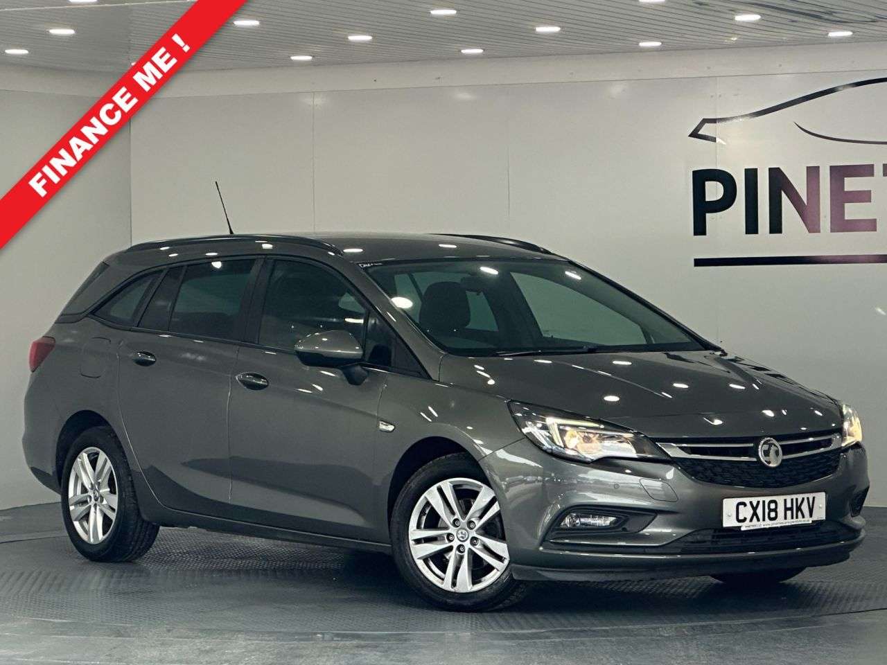 A 2018 VAUXHALL ASTRA 1.4i Design Sports Tourer 5dr Petrol Manual Euro 6 (100 ps) A 2018 VAUXHALL ASTRA 1.4i Design Sports Tourer 5dr Petrol Manual Euro 6 (100 ps)