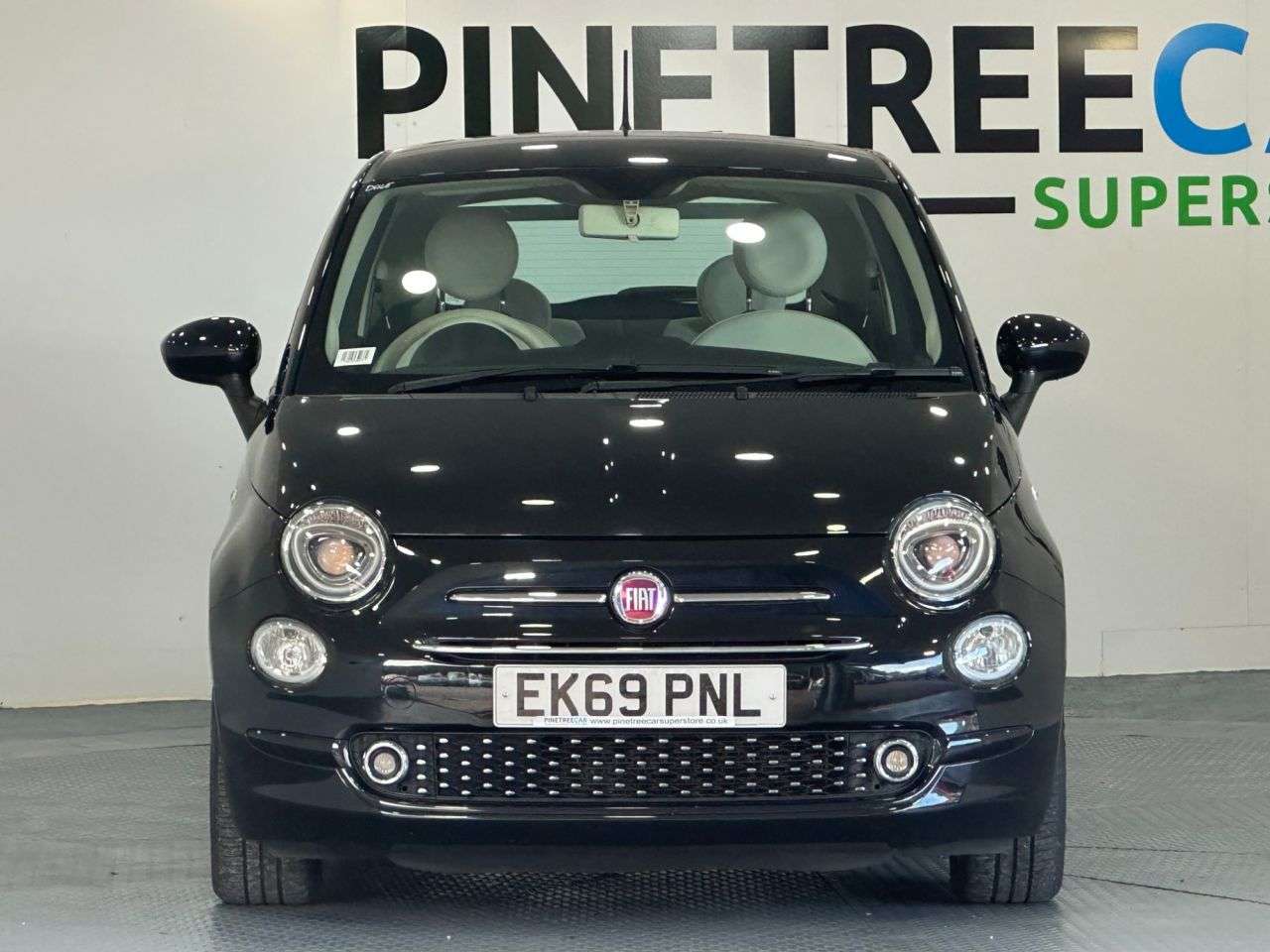 A 2019 FIAT 500 LOUNGE A 2019 FIAT 500 LOUNGE