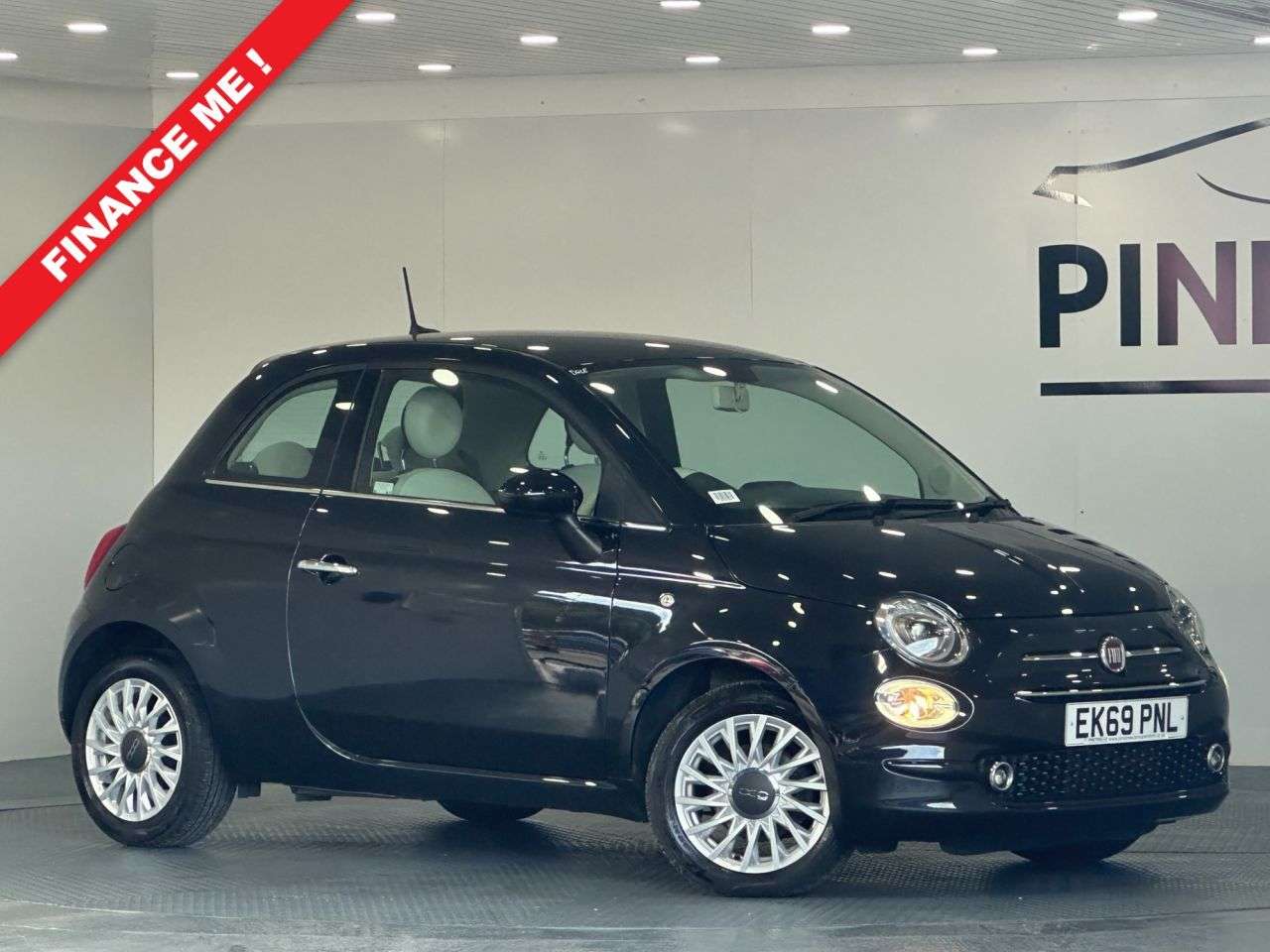 A 2019 FIAT 500 LOUNGE A 2019 FIAT 500 LOUNGE