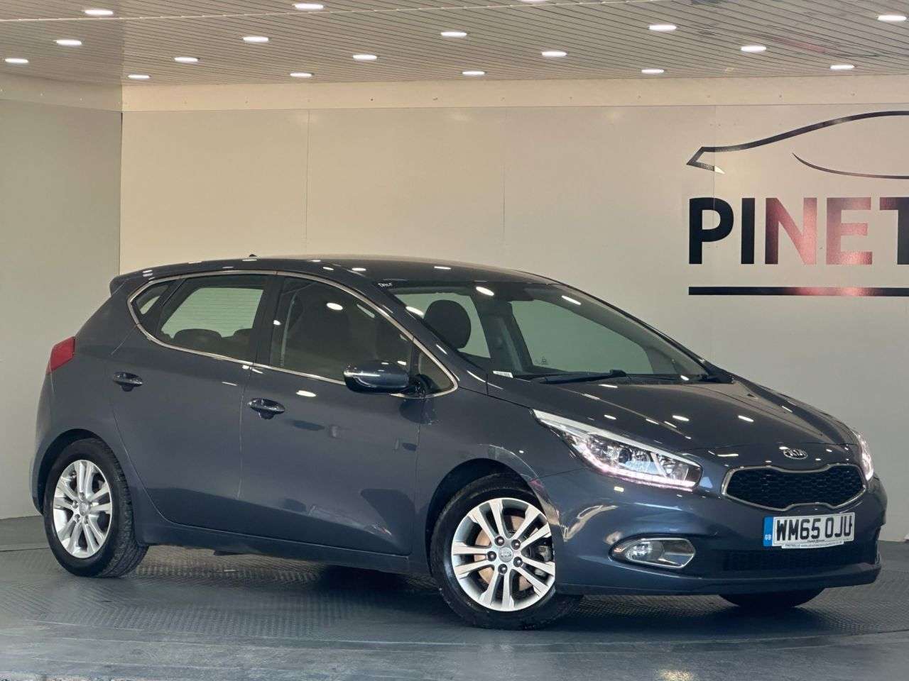 A 2016 KIA CEED 1.6 CRDi 2 Hatchback 5dr Diesel Auto Euro 5 (126 bhp) A 2016 KIA CEED 1.6 CRDi 2 Hatchback 5dr Diesel Auto Euro 5 (126 bhp)