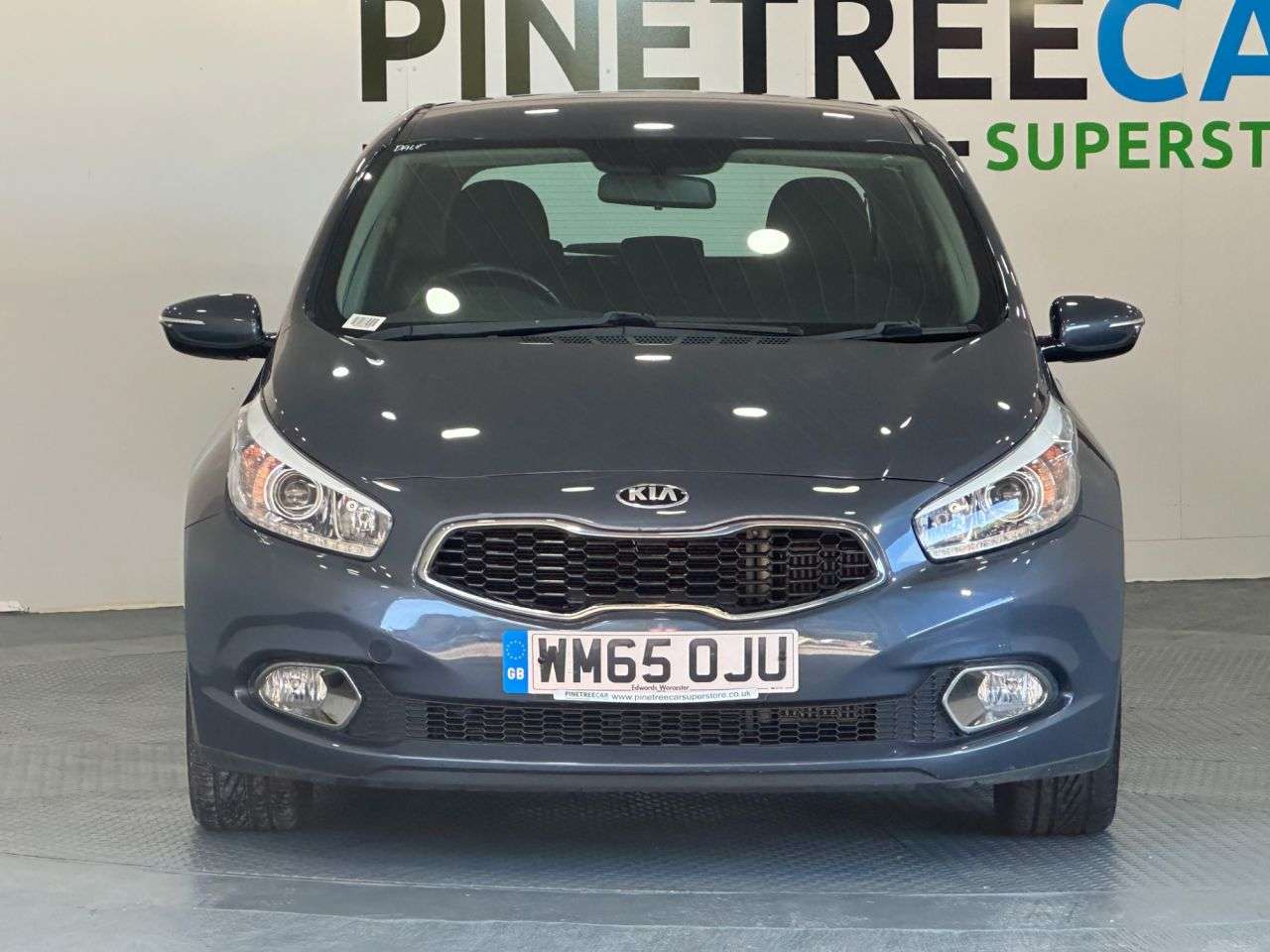 A 2016 KIA CEED 1.6 CRDi 2 Hatchback 5dr Diesel Auto Euro 5 (126 bhp) A 2016 KIA CEED 1.6 CRDi 2 Hatchback 5dr Diesel Auto Euro 5 (126 bhp)