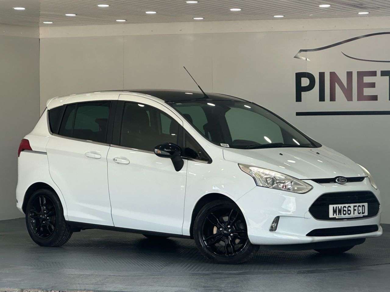 A 2016 FORD B-MAX 1.0T EcoBoost Zetec White Edition MPV 5dr Petrol Manual Euro 6 (s/s) (140 p A 2016 FORD B-MAX 1.0T EcoBoost Zetec White Edition MPV 5dr Petrol Manual Euro 6 (s/s) (140 p