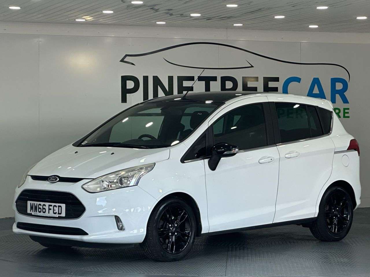 A 2016 FORD B-MAX 1.0T EcoBoost Zetec White Edition MPV 5dr Petrol Manual Euro 6 (s/s) (140 p A 2016 FORD B-MAX 1.0T EcoBoost Zetec White Edition MPV 5dr Petrol Manual Euro 6 (s/s) (140 p