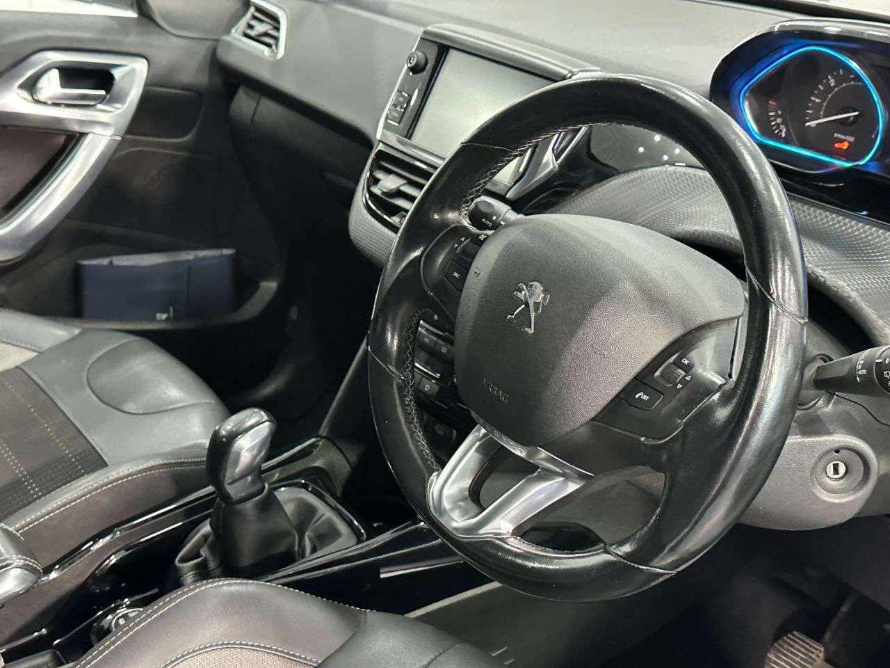 2018 PEUGEOT 2008 2018 PEUGEOT 2008