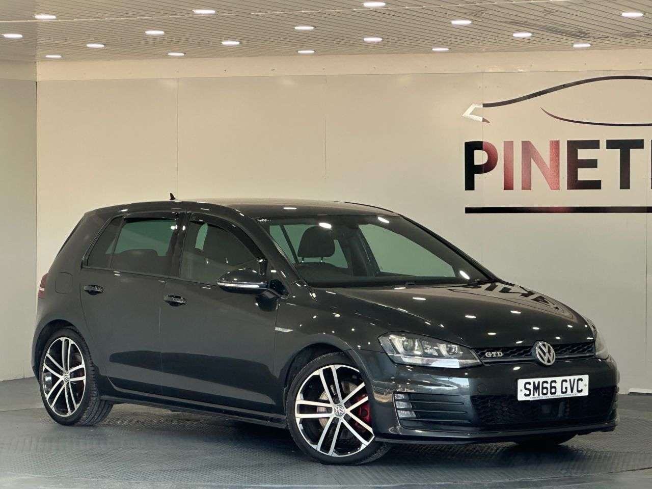 A 2016 VOLKSWAGEN GOLF 2.0 TDI BlueMotion Tech GTD Hatchback 5dr Diesel Manual Euro 6 (s/s) (184 p A 2016 VOLKSWAGEN GOLF 2.0 TDI BlueMotion Tech GTD Hatchback 5dr Diesel Manual Euro 6 (s/s) (184 p