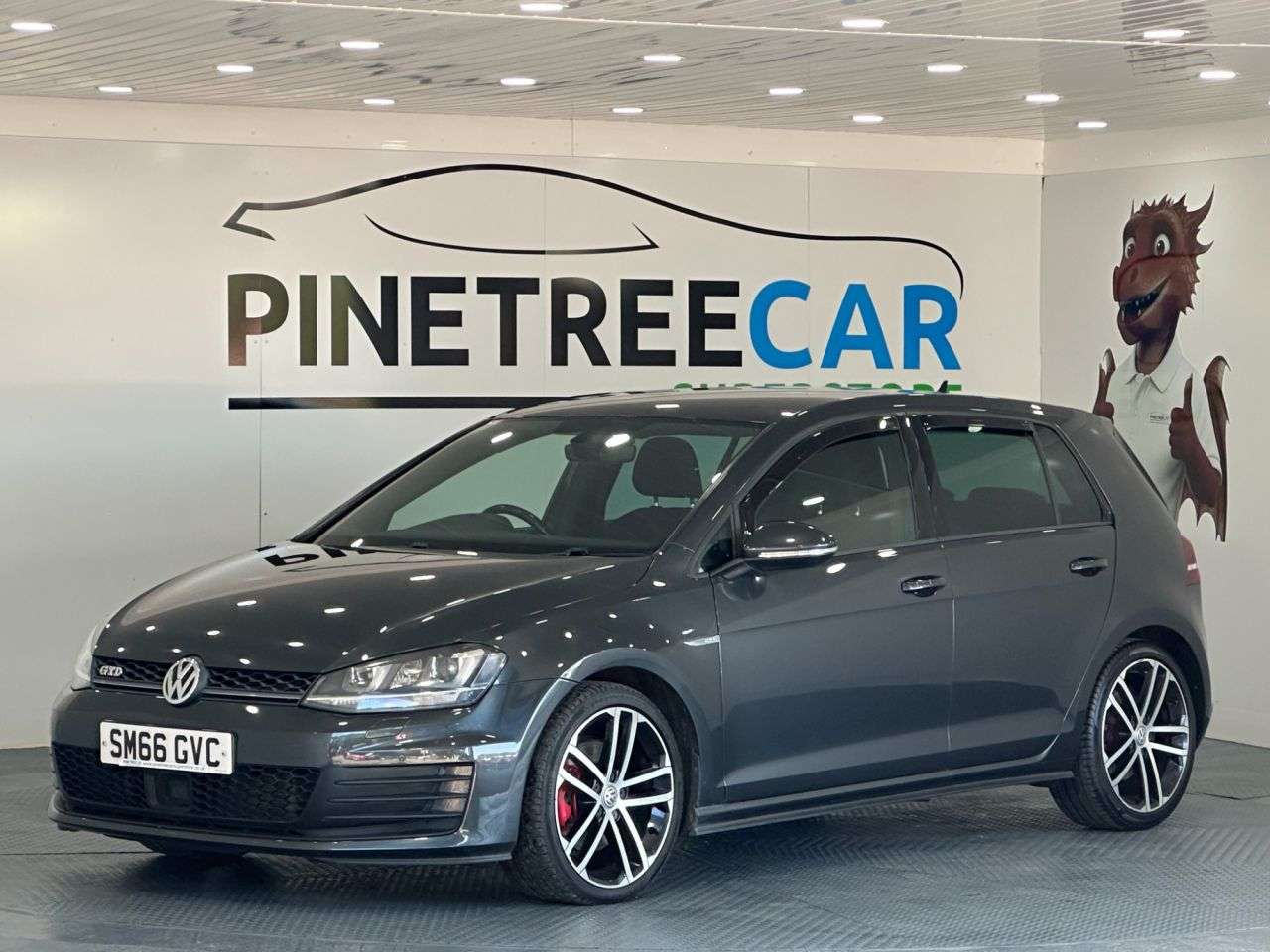 A 2016 VOLKSWAGEN GOLF 2.0 TDI BlueMotion Tech GTD Hatchback 5dr Diesel Manual Euro 6 (s/s) (184 p A 2016 VOLKSWAGEN GOLF 2.0 TDI BlueMotion Tech GTD Hatchback 5dr Diesel Manual Euro 6 (s/s) (184 p