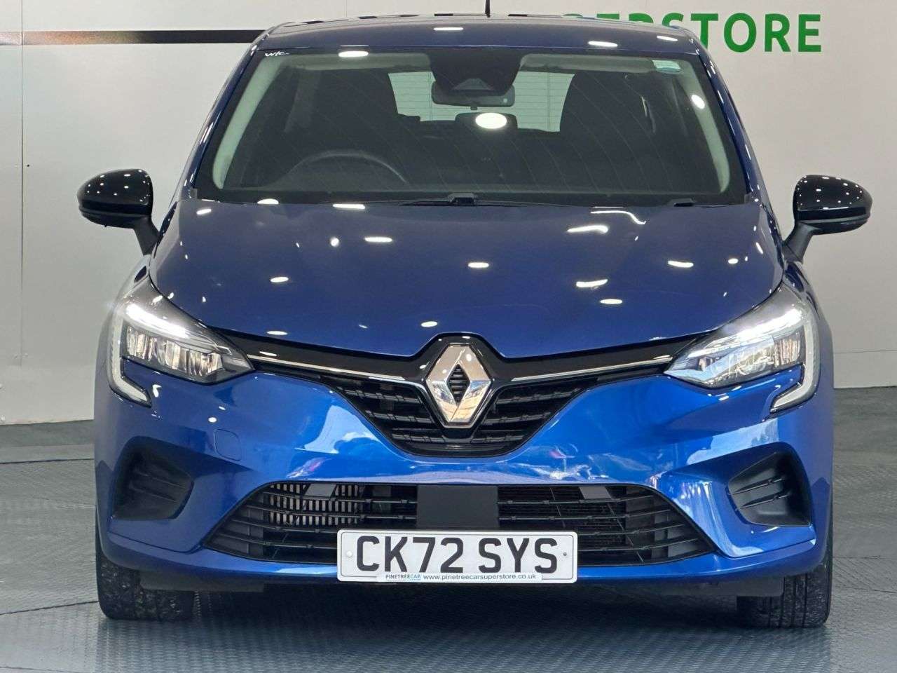A 2022 RENAULT CLIO 1.0 TCe Evolution Hatchback 5dr Petrol Manual Euro 6 (s/s) (90 ps) A 2022 RENAULT CLIO 1.0 TCe Evolution Hatchback 5dr Petrol Manual Euro 6 (s/s) (90 ps)
