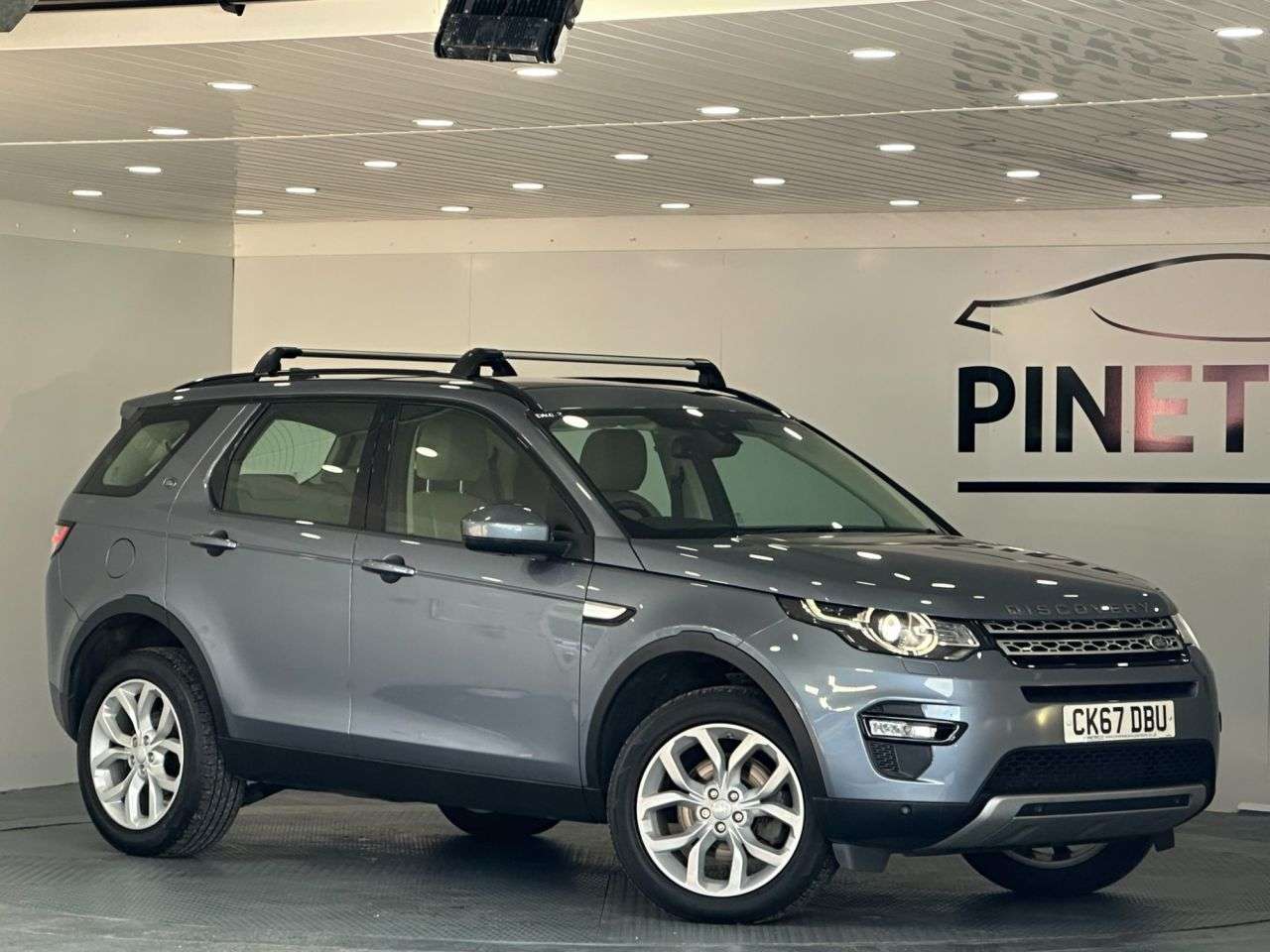 A 2017 LAND ROVER DISCOVERY SPORT 2.0 TD4 HSE SUV 5dr Diesel Manual 4WD Euro 6 (s/s) (180 ps) A 2017 LAND ROVER DISCOVERY SPORT 2.0 TD4 HSE SUV 5dr Diesel Manual 4WD Euro 6 (s/s) (180 ps)