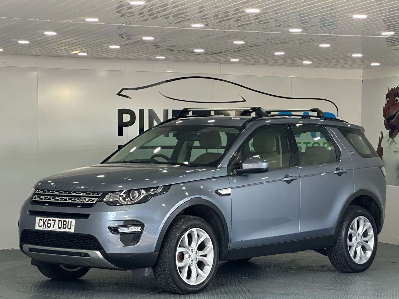A 2017 LAND ROVER DISCOVERY SPORT 2.0 TD4 HSE SUV 5dr Diesel Manual 4WD Euro 6 (s/s) (180 ps) A 2017 LAND ROVER DISCOVERY SPORT 2.0 TD4 HSE SUV 5dr Diesel Manual 4WD Euro 6 (s/s) (180 ps)