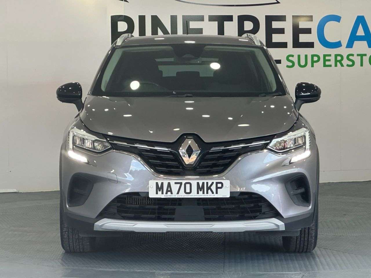 A 2020 RENAULT CAPTUR 1.0 TCe Iconic SUV 5dr Petrol Manual Euro 6 (s/s) (100 ps) A 2020 RENAULT CAPTUR 1.0 TCe Iconic SUV 5dr Petrol Manual Euro 6 (s/s) (100 ps)
