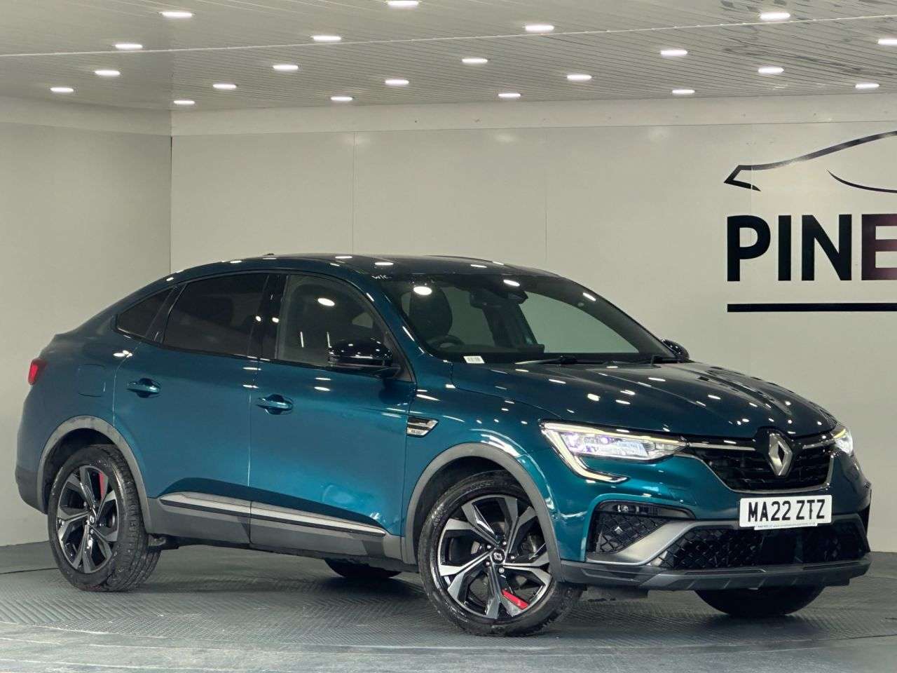 A 2022 RENAULT ARKANA 1.3 TCe MHEV r.s. line SUV 5dr Petrol EDC 2WD Euro 6 (s/s) (140 ps) A 2022 RENAULT ARKANA 1.3 TCe MHEV r.s. line SUV 5dr Petrol EDC 2WD Euro 6 (s/s) (140 ps)
