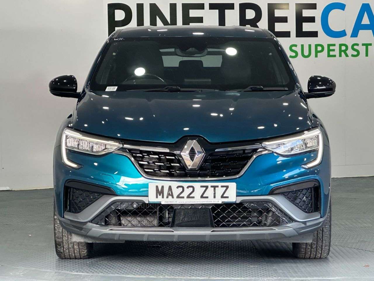 A 2022 RENAULT ARKANA 1.3 TCe MHEV r.s. line SUV 5dr Petrol EDC 2WD Euro 6 (s/s) (140 ps) A 2022 RENAULT ARKANA 1.3 TCe MHEV r.s. line SUV 5dr Petrol EDC 2WD Euro 6 (s/s) (140 ps)