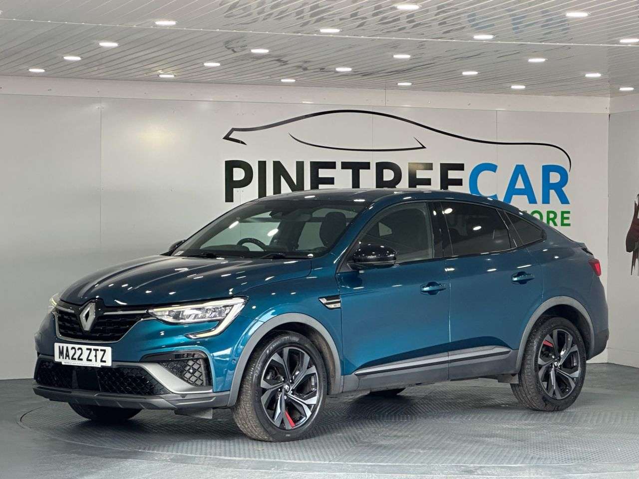 A 2022 RENAULT ARKANA 1.3 TCe MHEV r.s. line SUV 5dr Petrol EDC 2WD Euro 6 (s/s) (140 ps) A 2022 RENAULT ARKANA 1.3 TCe MHEV r.s. line SUV 5dr Petrol EDC 2WD Euro 6 (s/s) (140 ps)