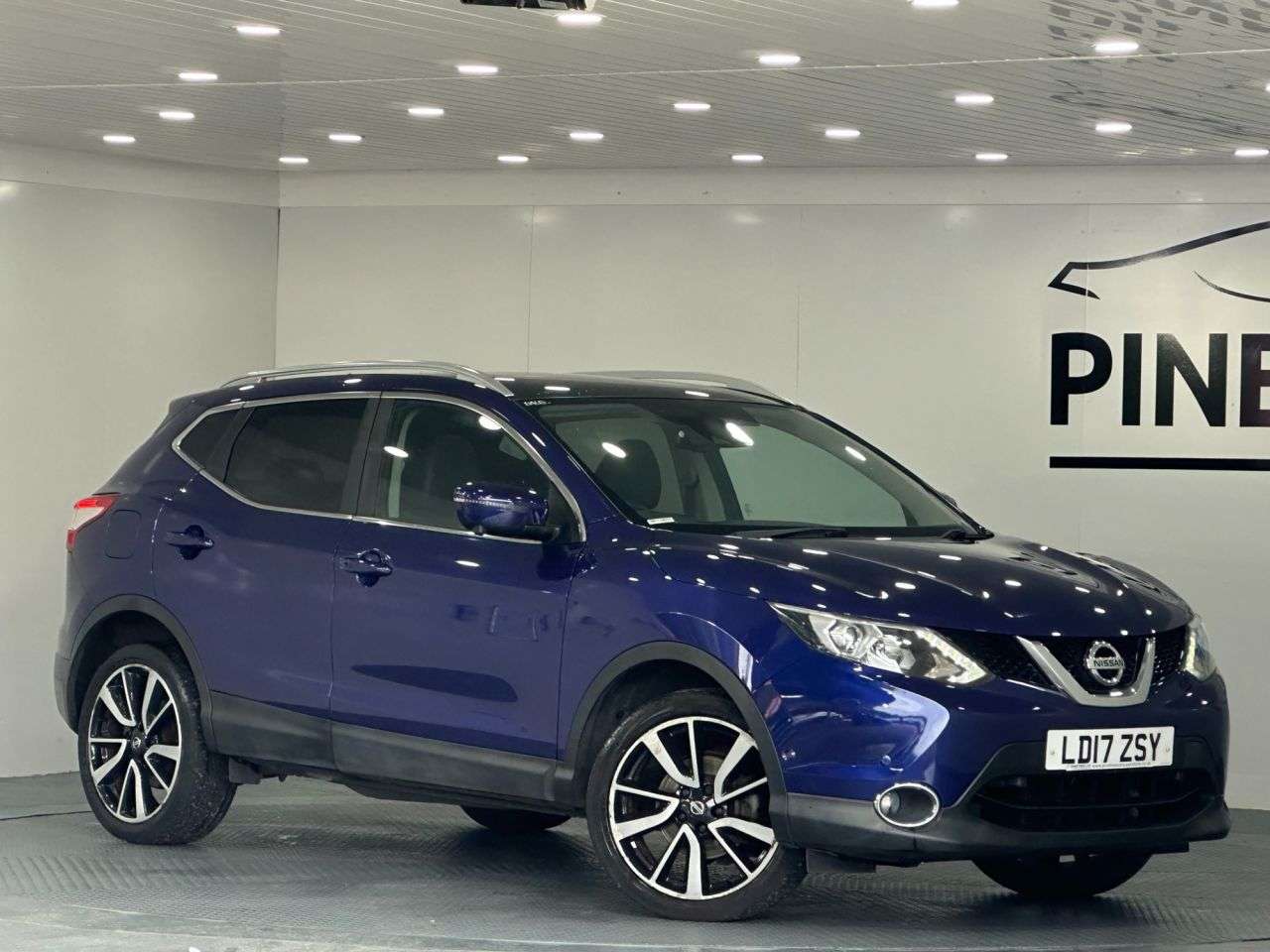 A 2017 NISSAN QASHQAI 1.2 DIG-T Tekna SUV 5dr Petrol Manual 2WD Euro 6 (s/s) (115 ps) A 2017 NISSAN QASHQAI 1.2 DIG-T Tekna SUV 5dr Petrol Manual 2WD Euro 6 (s/s) (115 ps)