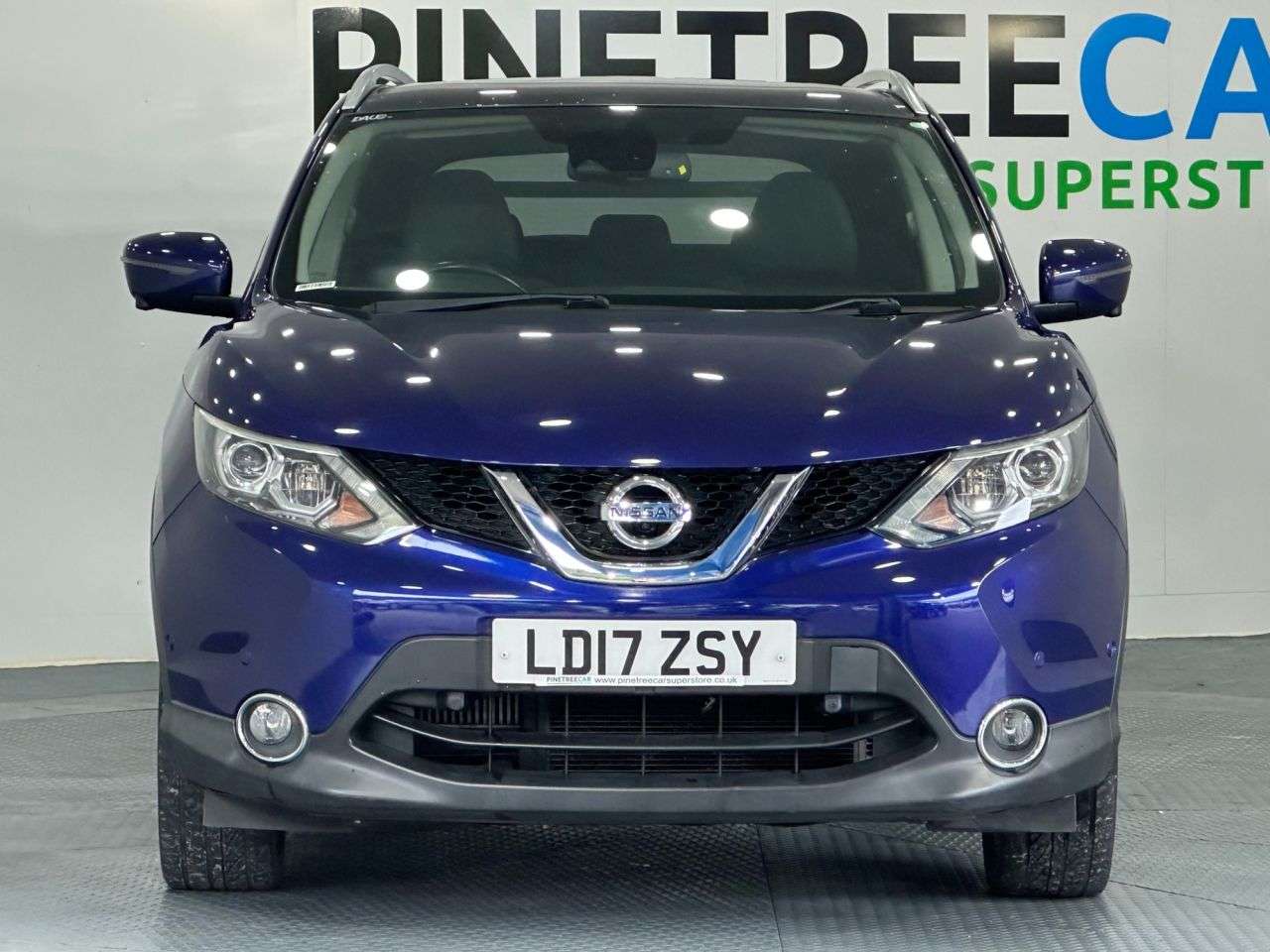 A 2017 NISSAN QASHQAI 1.2 DIG-T Tekna SUV 5dr Petrol Manual 2WD Euro 6 (s/s) (115 ps) A 2017 NISSAN QASHQAI 1.2 DIG-T Tekna SUV 5dr Petrol Manual 2WD Euro 6 (s/s) (115 ps)