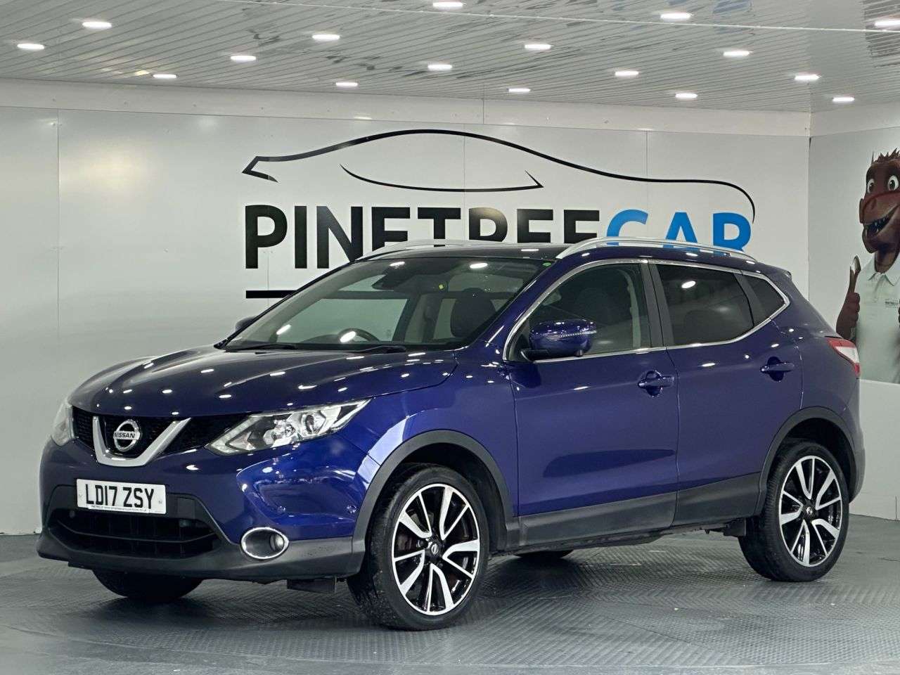 A 2017 NISSAN QASHQAI 1.2 DIG-T Tekna SUV 5dr Petrol Manual 2WD Euro 6 (s/s) (115 ps) A 2017 NISSAN QASHQAI 1.2 DIG-T Tekna SUV 5dr Petrol Manual 2WD Euro 6 (s/s) (115 ps)