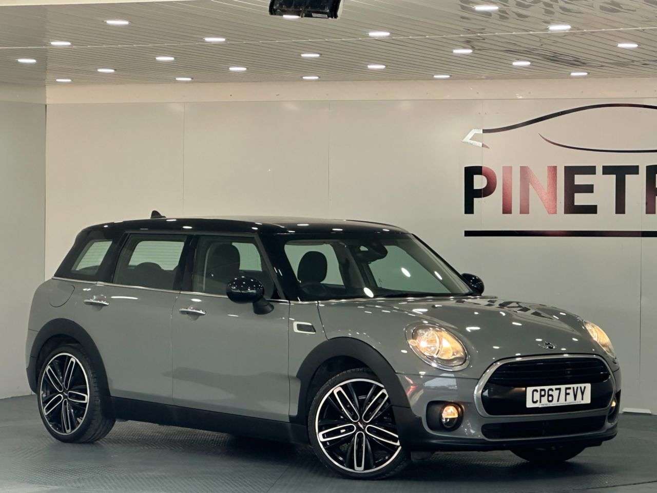 A 2017 MINI CLUBMAN 1.5 Cooper (Black Pack) Estate 6dr Petrol Manual Euro 6 (s/s) (136 ps) A 2017 MINI CLUBMAN 1.5 Cooper (Black Pack) Estate 6dr Petrol Manual Euro 6 (s/s) (136 ps)
