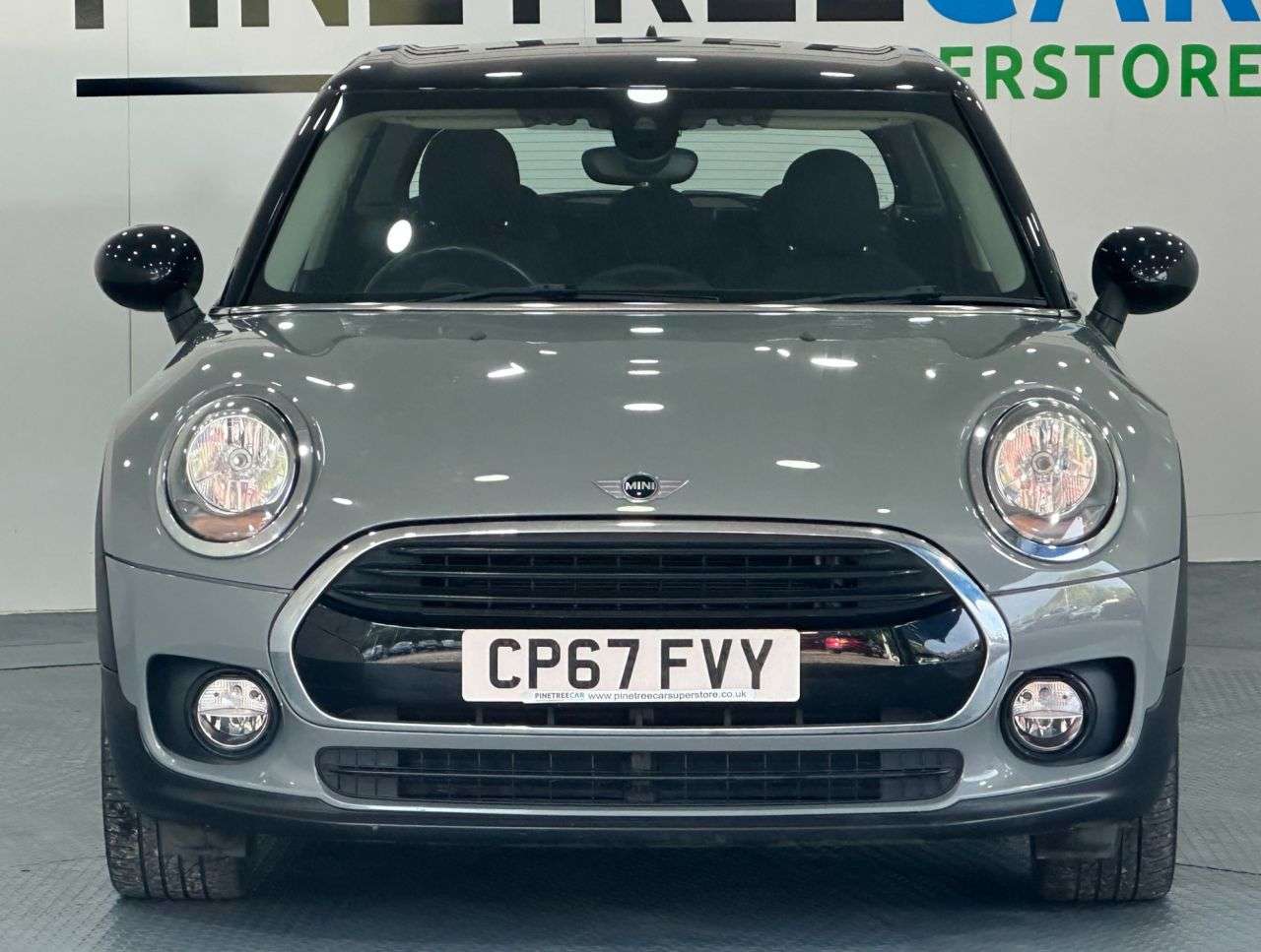 A 2017 MINI CLUBMAN 1.5 Cooper (Black Pack) Estate 6dr Petrol Manual Euro 6 (s/s) (136 ps) A 2017 MINI CLUBMAN 1.5 Cooper (Black Pack) Estate 6dr Petrol Manual Euro 6 (s/s) (136 ps)
