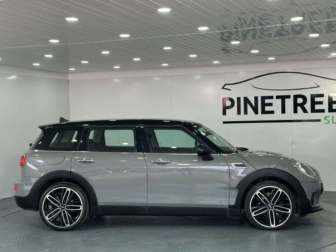 2017 MINI CLUBMAN 2017 MINI CLUBMAN