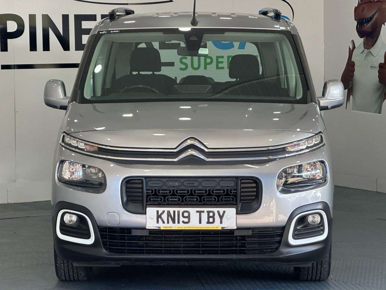 A 2019 CITROEN BERLINGO 1.5 BlueHDi Flair M MPV 5dr Diesel Manual Euro 6 (100 ps) A 2019 CITROEN BERLINGO 1.5 BlueHDi Flair M MPV 5dr Diesel Manual Euro 6 (100 ps)