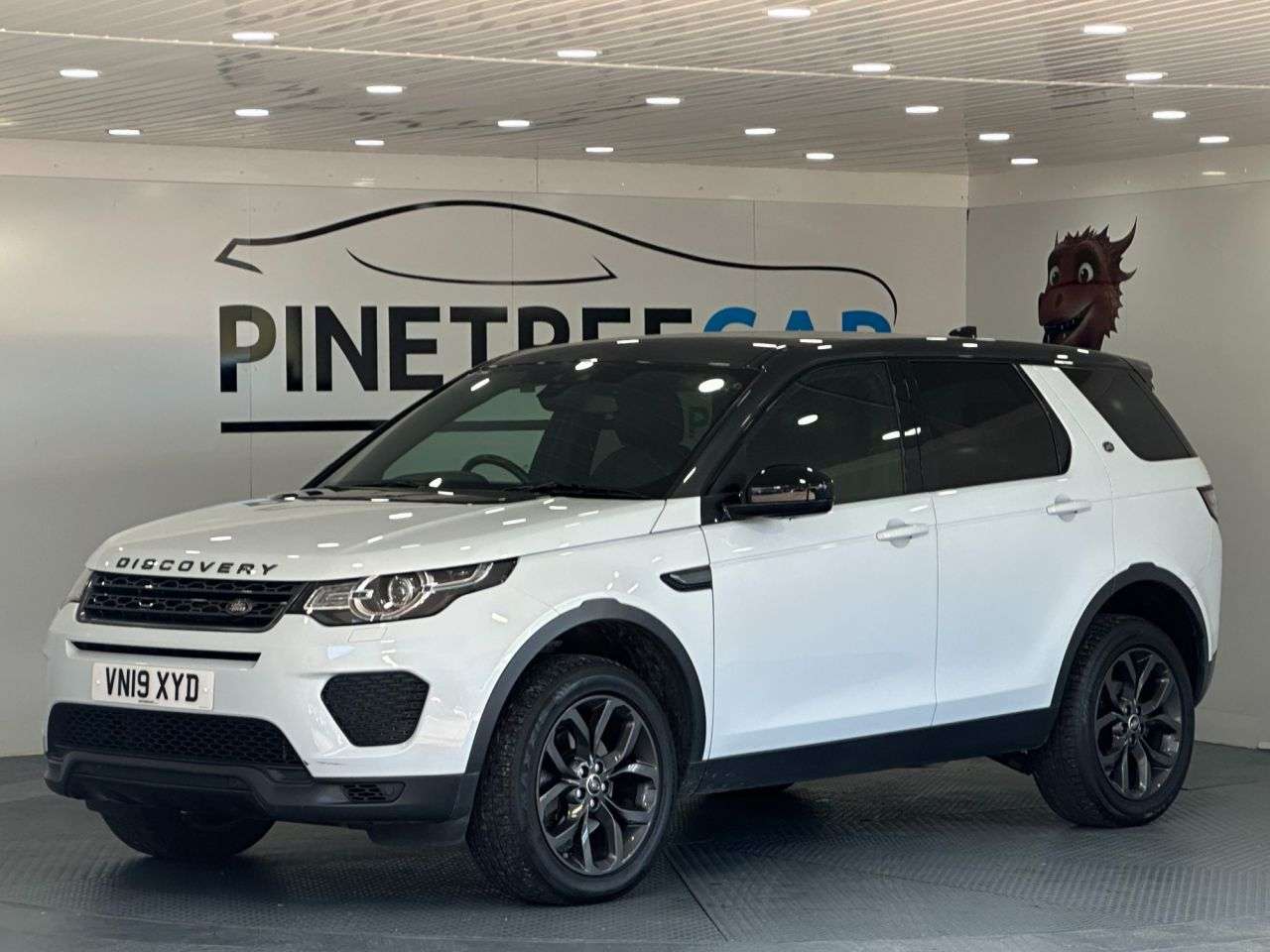 A 2019 LAND ROVER DISCOVERY SPORT 2.0 TD4 Landmark SUV 5dr Diesel Auto 4WD Euro 6 (s/s) (180 ps) A 2019 LAND ROVER DISCOVERY SPORT 2.0 TD4 Landmark SUV 5dr Diesel Auto 4WD Euro 6 (s/s) (180 ps)