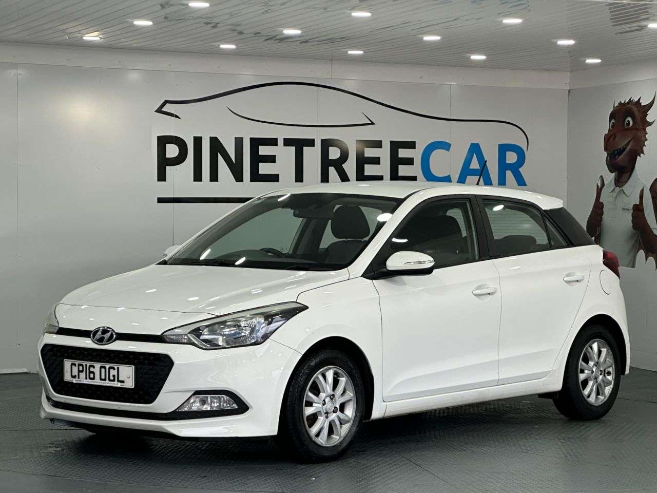 A 2016 HYUNDAI I20 1.2 Blue Drive SE Hatchback 5dr Petrol Manual Euro 6 (s/s) (84 ps) A 2016 HYUNDAI I20 1.2 Blue Drive SE Hatchback 5dr Petrol Manual Euro 6 (s/s) (84 ps)