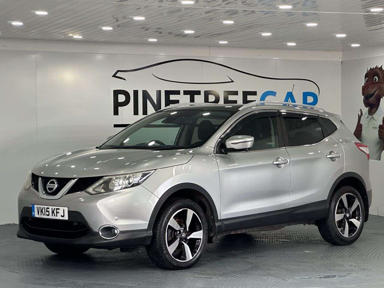 A 2015 NISSAN QASHQAI 1.6 dCi n-tec+ SUV 5dr Diesel Manual 2WD Euro 5 (s/s) (130 ps) A 2015 NISSAN QASHQAI 1.6 dCi n-tec+ SUV 5dr Diesel Manual 2WD Euro 5 (s/s) (130 ps)