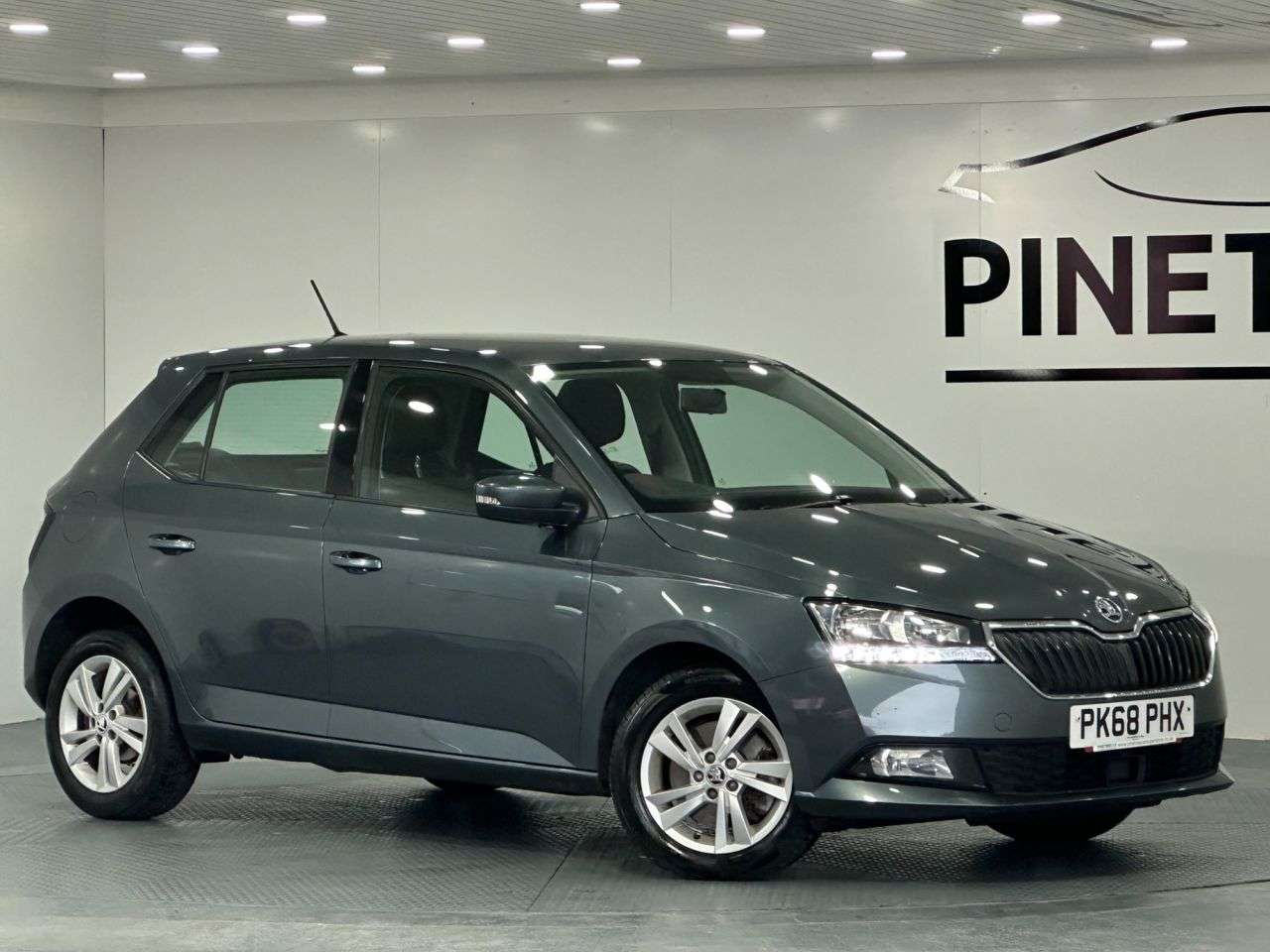 A 2018 SKODA FABIA 1.0 TSI SE Hatchback 5dr Petrol DSG Euro 6 (s/s) (110 ps) A 2018 SKODA FABIA 1.0 TSI SE Hatchback 5dr Petrol DSG Euro 6 (s/s) (110 ps)