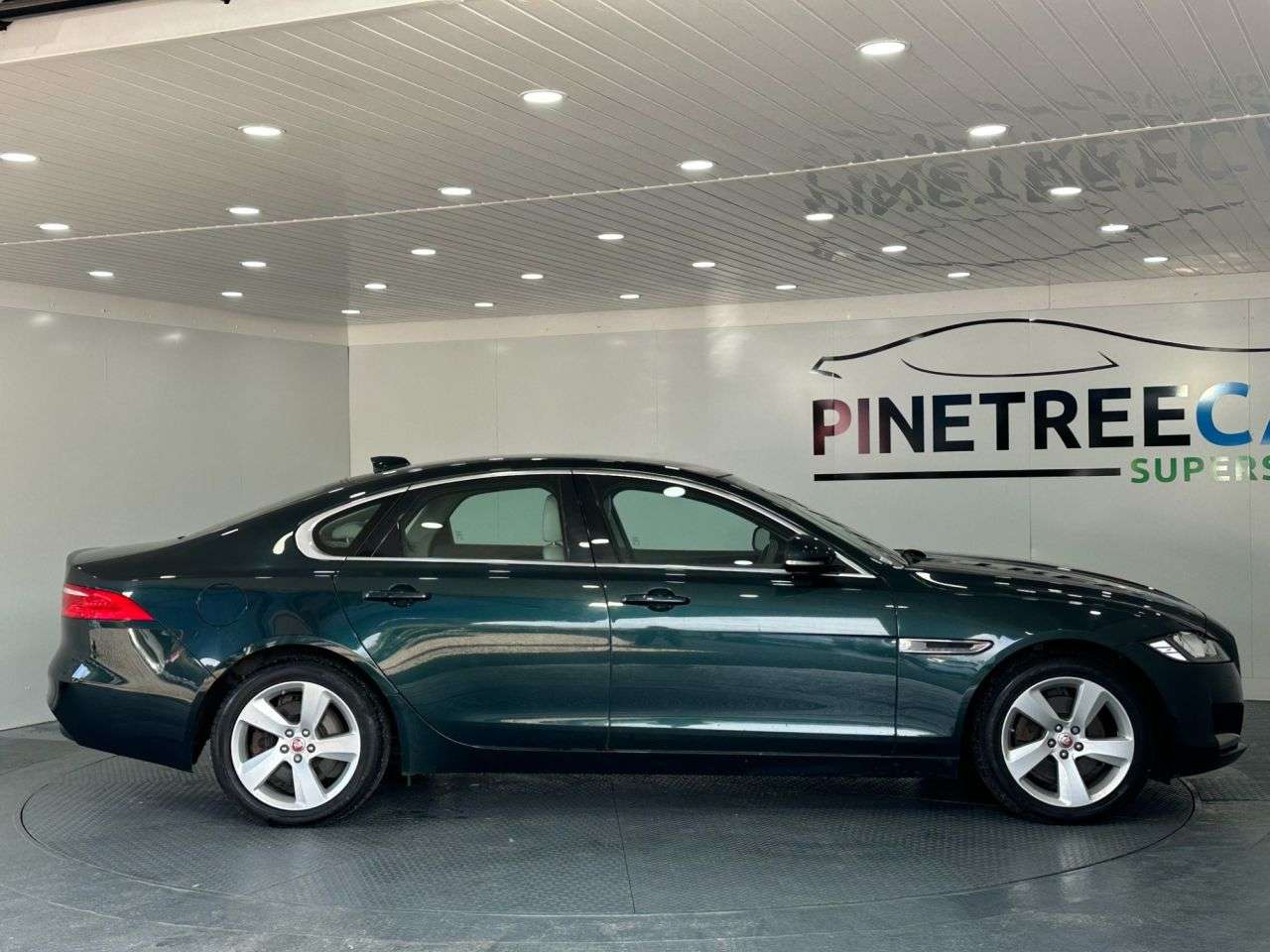 2017 JAGUAR XF 2017 JAGUAR XF