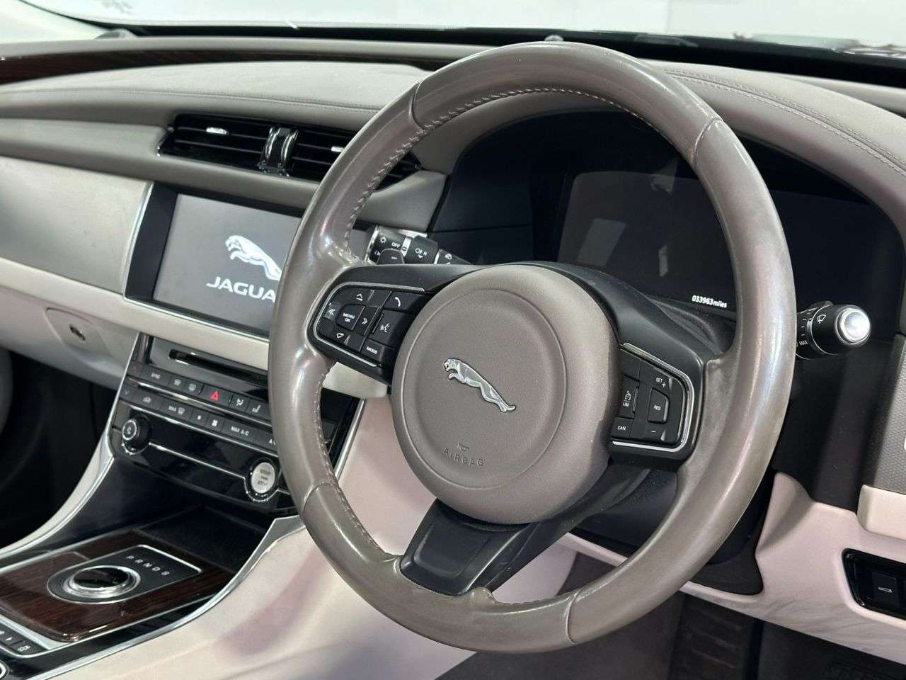 2017 JAGUAR XF 2017 JAGUAR XF