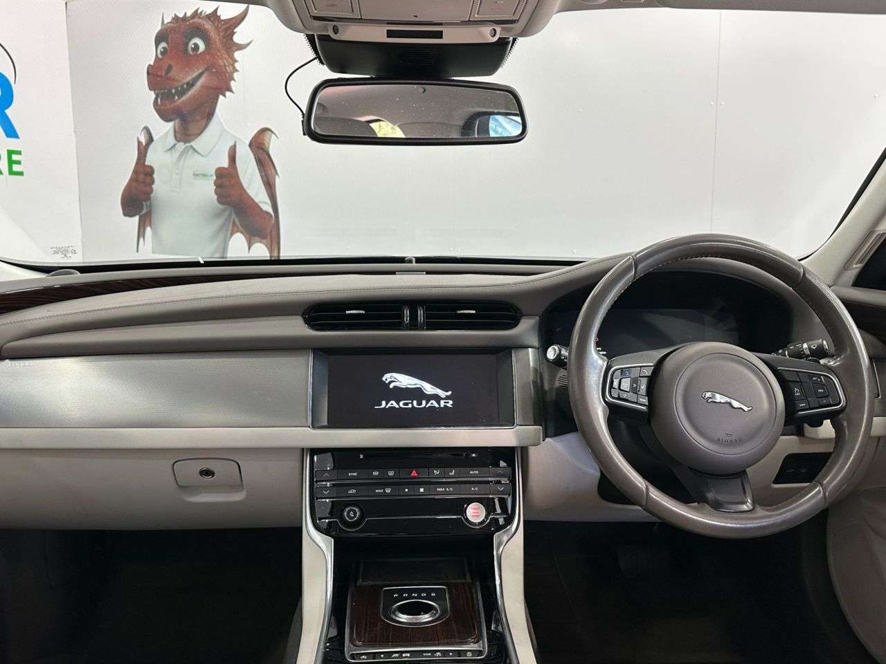 2017 JAGUAR XF 2017 JAGUAR XF