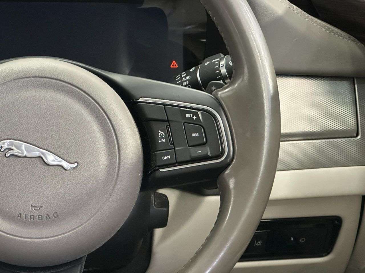 2017 JAGUAR XF 2017 JAGUAR XF