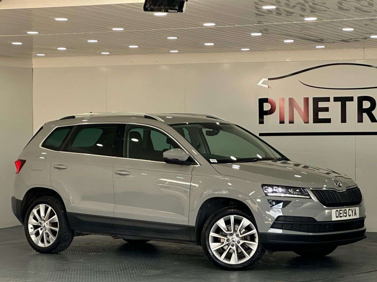 A 2019 SKODA KAROQ 1.6 TDI SE L SUV 5dr Diesel Manual Euro 6 (s/s) (115 ps) A 2019 SKODA KAROQ 1.6 TDI SE L SUV 5dr Diesel Manual Euro 6 (s/s) (115 ps)