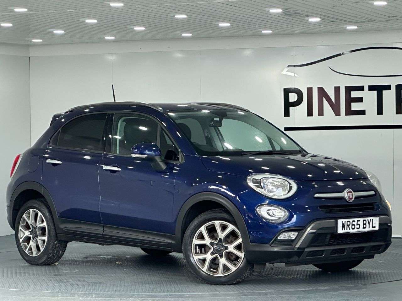 A 2015 FIAT 500X MULTIJET CROSS A 2015 FIAT 500X MULTIJET CROSS