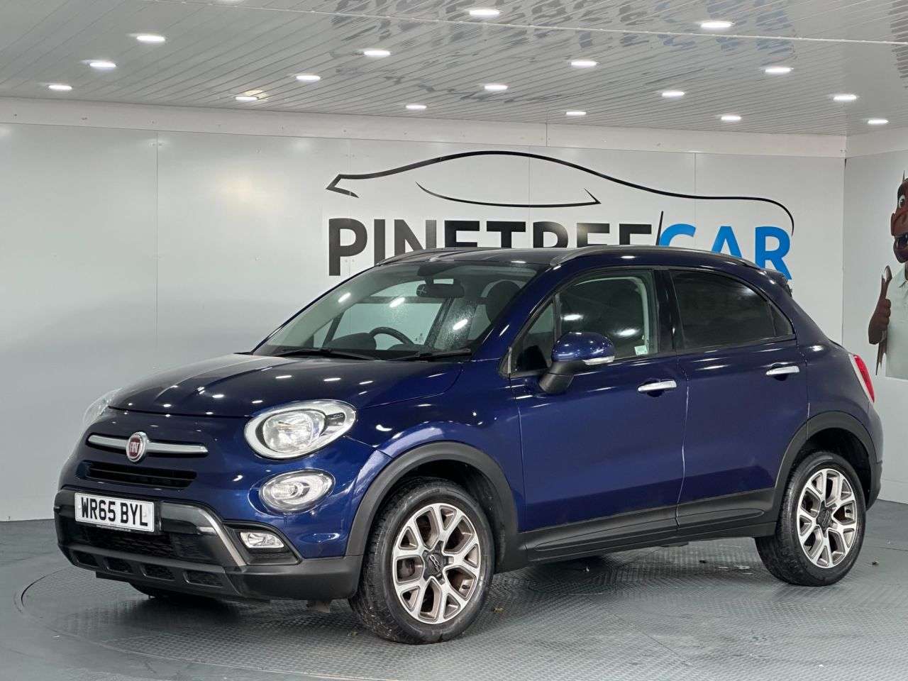 A 2015 FIAT 500X MULTIJET CROSS A 2015 FIAT 500X MULTIJET CROSS