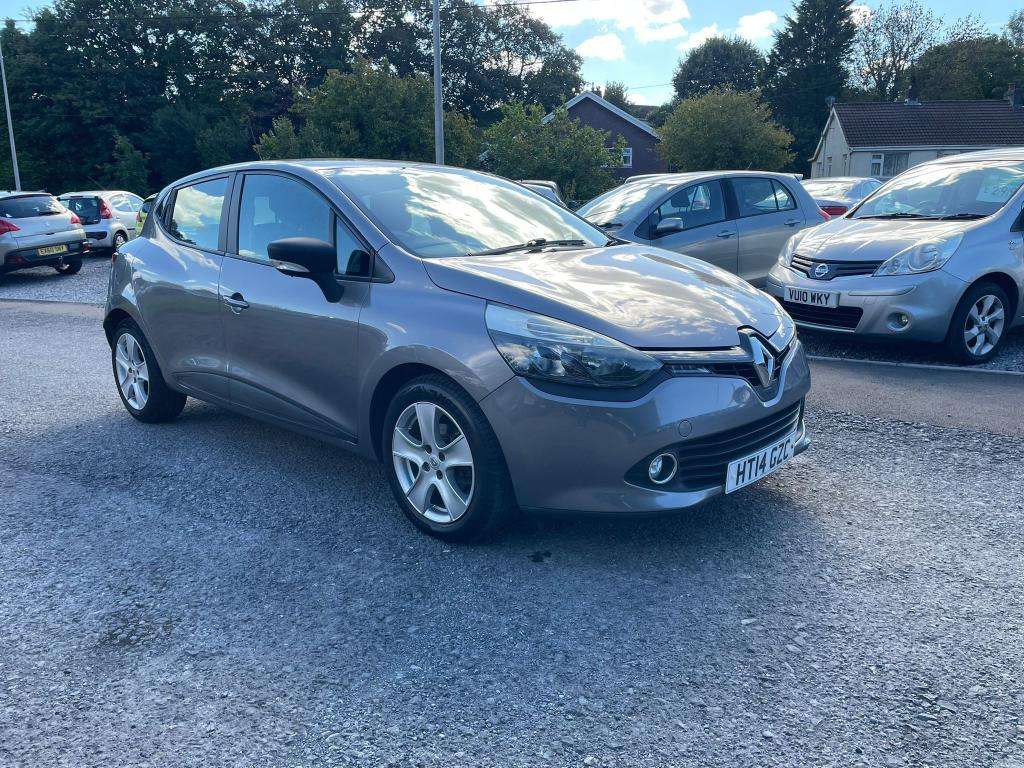 A 2014 RENAULT CLIO Expression+ 16v A 2014 RENAULT CLIO Expression+ 16v