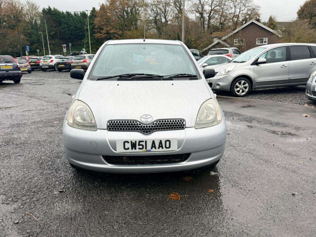 A 2001 TOYOTA YARIS Cdx Auto A 2001 TOYOTA YARIS Cdx Auto