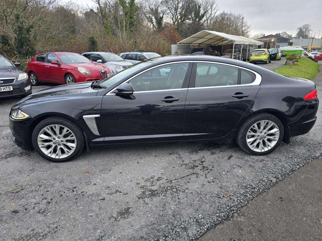 A 2011 JAGUAR XF Luxury D Auto A 2011 JAGUAR XF Luxury D Auto
