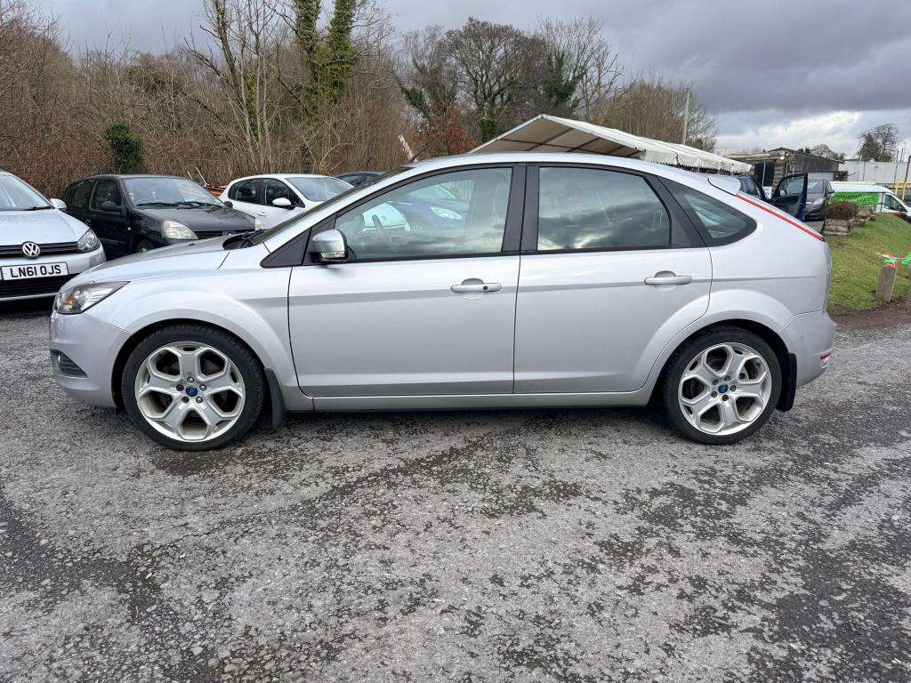 A 2010 FORD FOCUS Titanium Td 136 Auto A 2010 FORD FOCUS Titanium Td 136 Auto