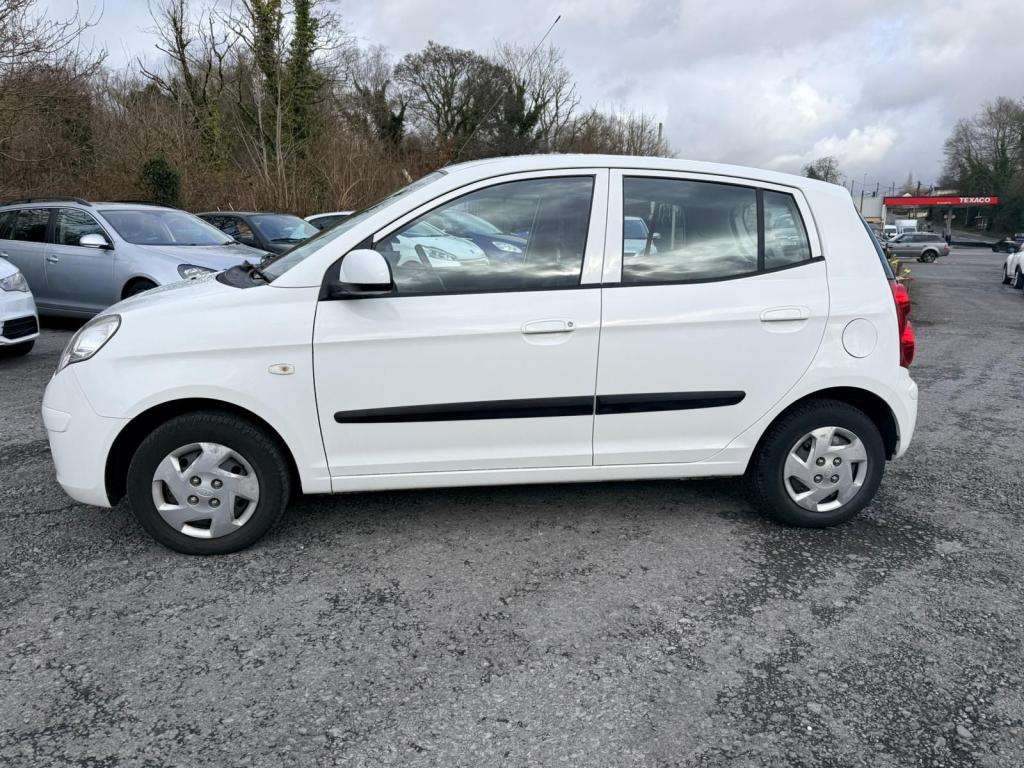 A 2010 KIA PICANTO 1 A 2010 KIA PICANTO 1