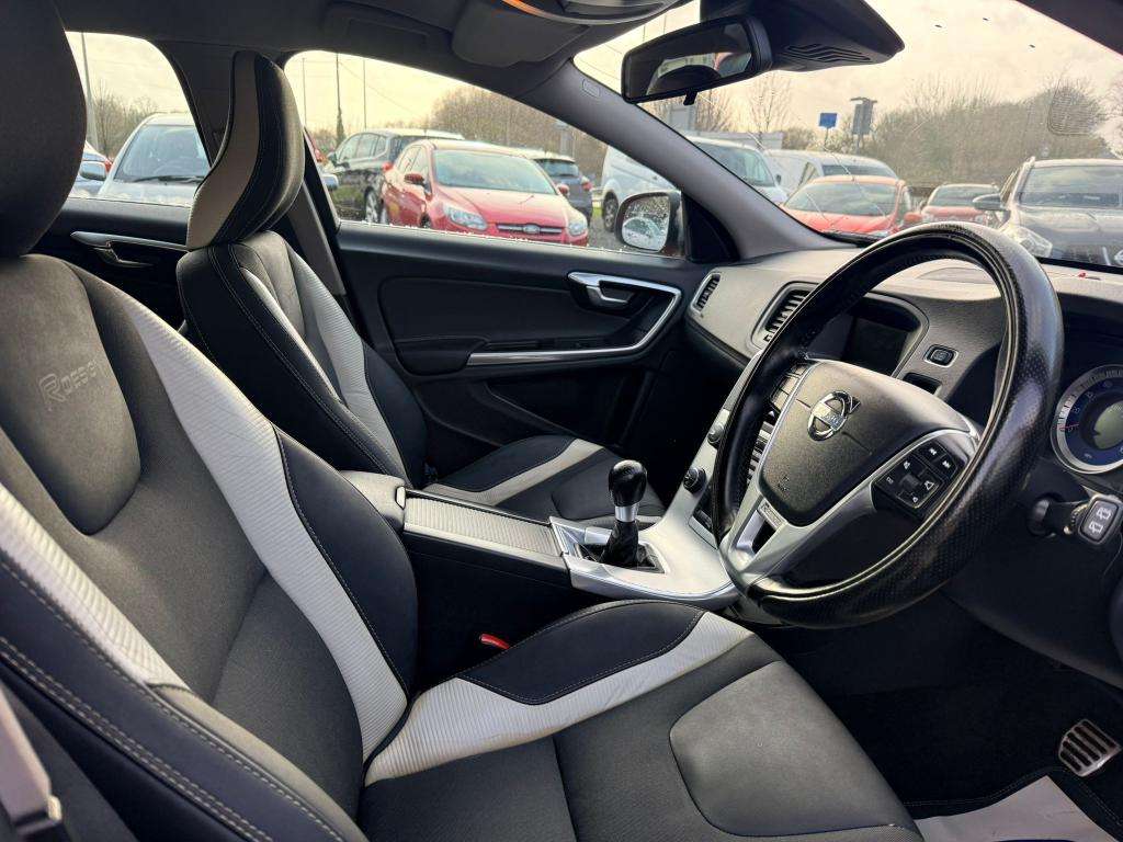 2012 VOLVO V60 2012 VOLVO V60