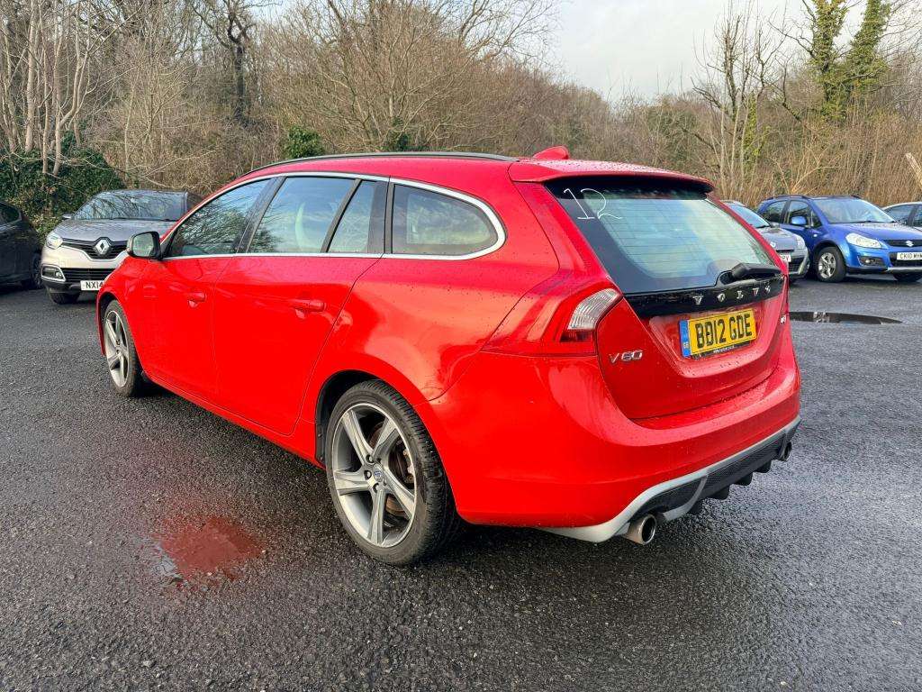 A 2012 VOLVO V60 R-design Drive S/s A 2012 VOLVO V60 R-design Drive S/s