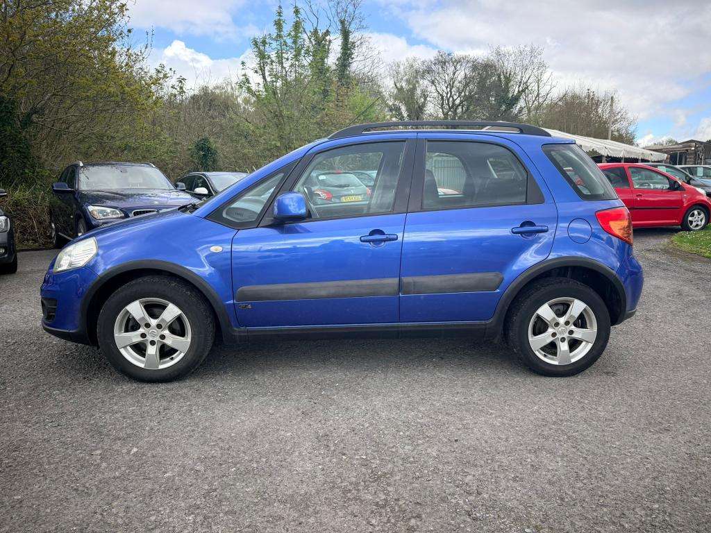 A 2010 SUZUKI SX4 Sz4 A 2010 SUZUKI SX4 Sz4