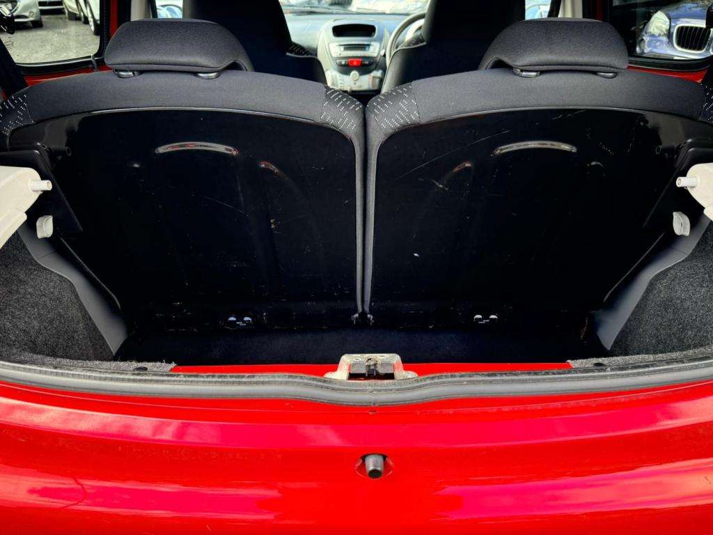 2012 PEUGEOT 107 2012 PEUGEOT 107