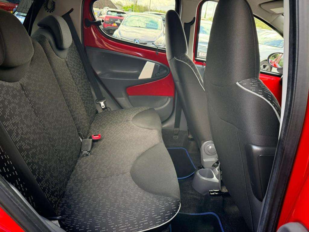 2012 PEUGEOT 107 2012 PEUGEOT 107