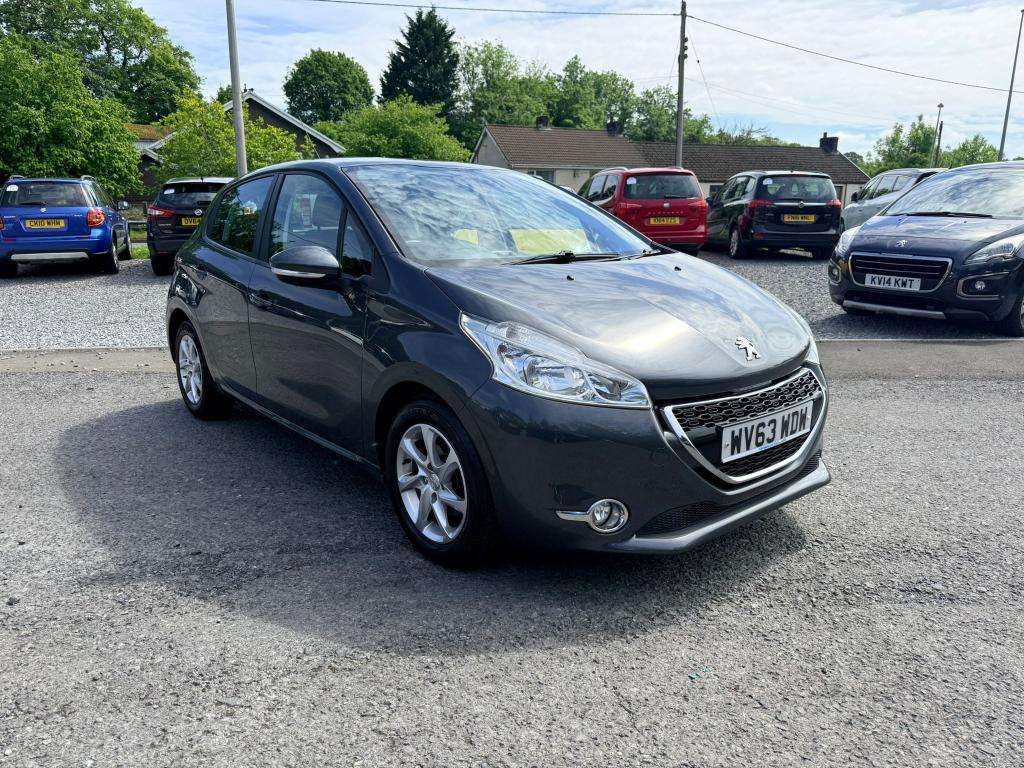 A 2013 PEUGEOT 208 Active A 2013 PEUGEOT 208 Active