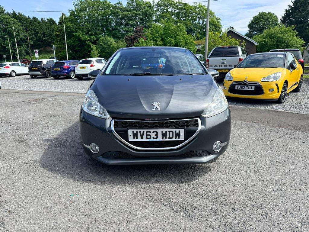 A 2013 PEUGEOT 208 Active A 2013 PEUGEOT 208 Active