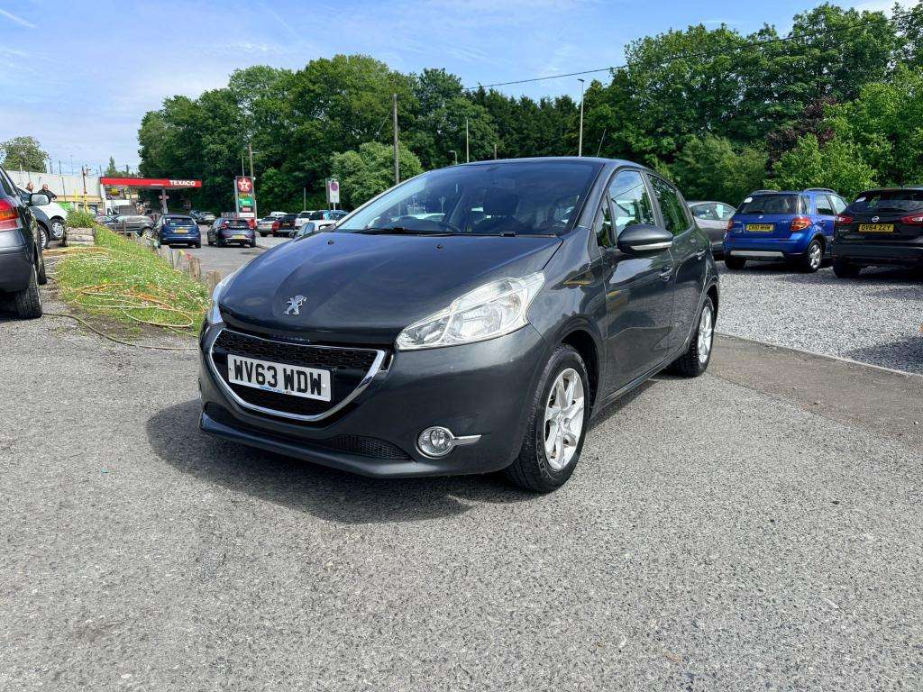 A 2013 PEUGEOT 208 Active A 2013 PEUGEOT 208 Active