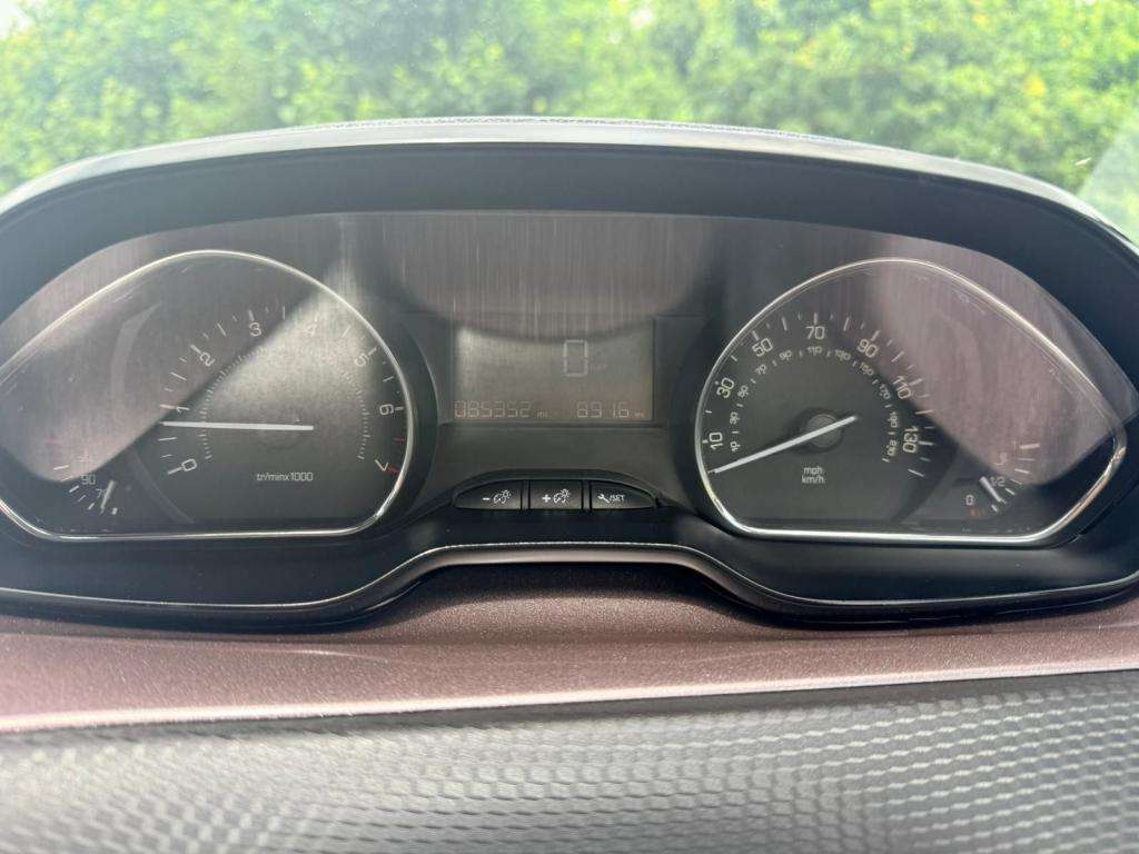 2015 PEUGEOT 2008 2015 PEUGEOT 2008