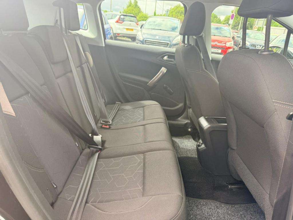 2015 PEUGEOT 2008 2015 PEUGEOT 2008